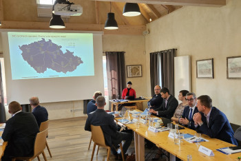 Vlakem z Liberce do Prahy za šedesát devět minut Vlakem z Liberce do Prahy za šedesát devět minut